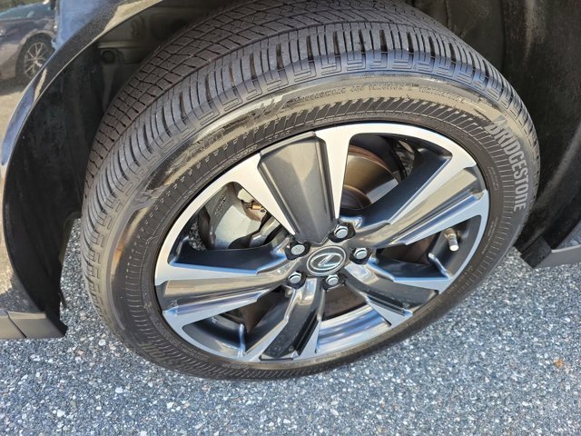 Used 2023 Lexus UX 250h FWD w/ Premium Package image 17