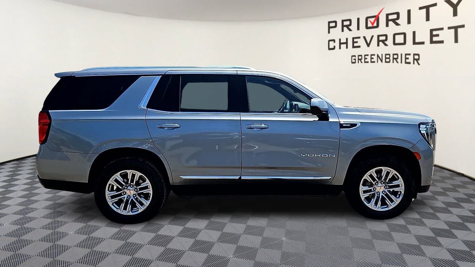 Used 2024 GMC Yukon SLT AWD/4WD image 9