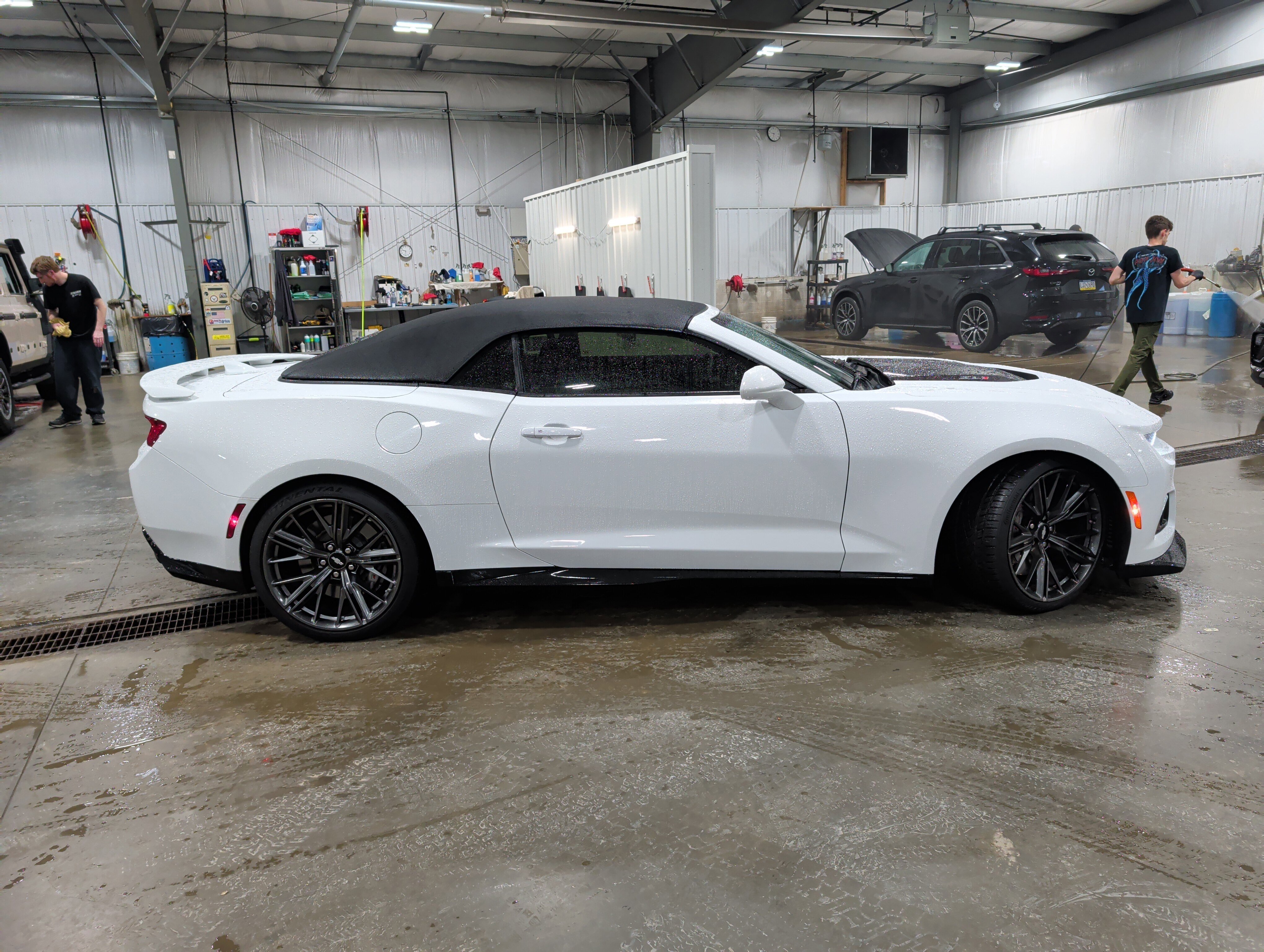 Used 2018 Chevrolet Camaro ZL1 RWD image 2
