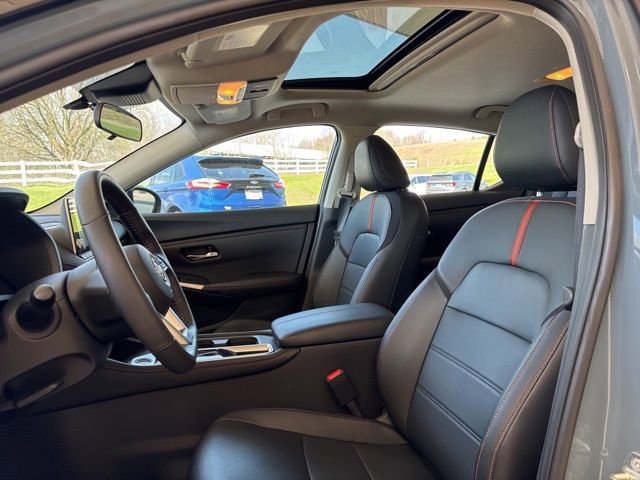 Used 2024 Nissan Sentra SR w/ SR Premium Package image 9