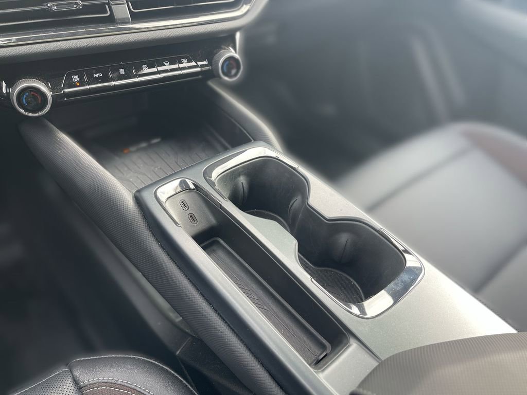 Used 2025 Chevrolet Equinox EV RS image 17