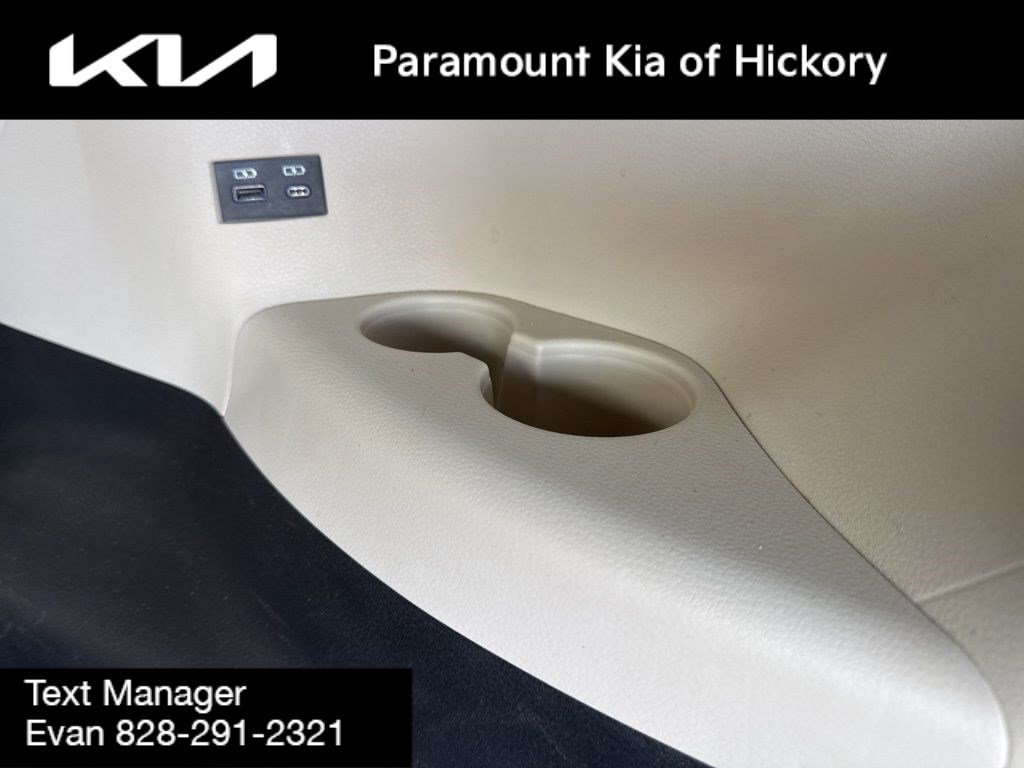 Used 2021 Toyota Sienna XLE image 14