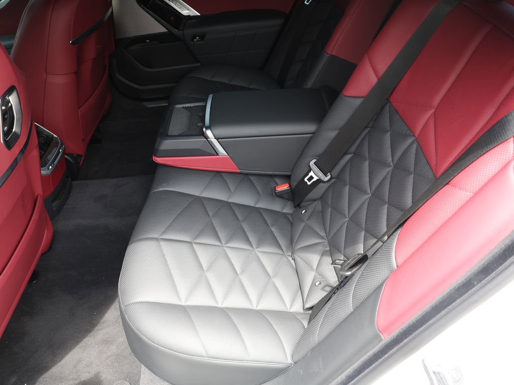Used 2024 BMW 740i RWD image 22