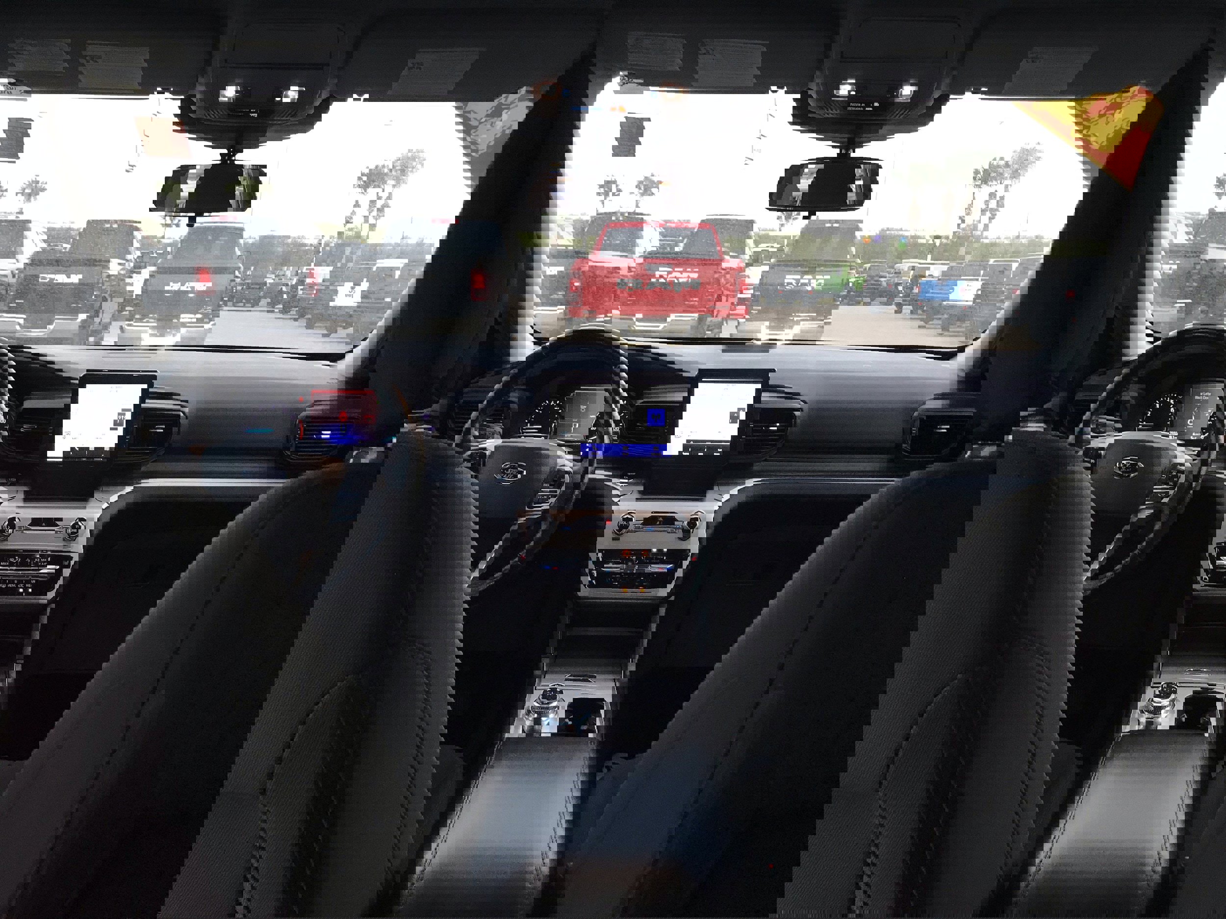 Used 2022 Ford Explorer XLT image 19