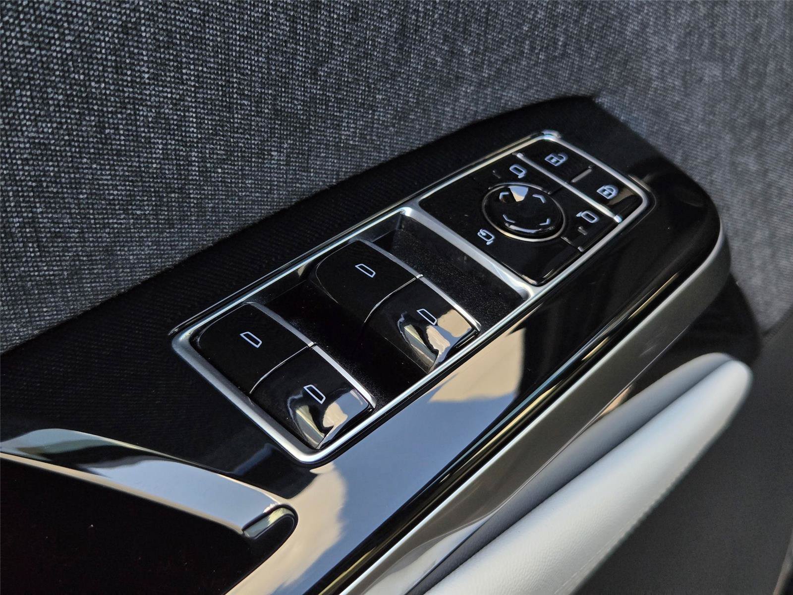 New 2026 Cadillac Escalade Platinum Sport w/ LPO, ONYX Package AWD/4WD image 27