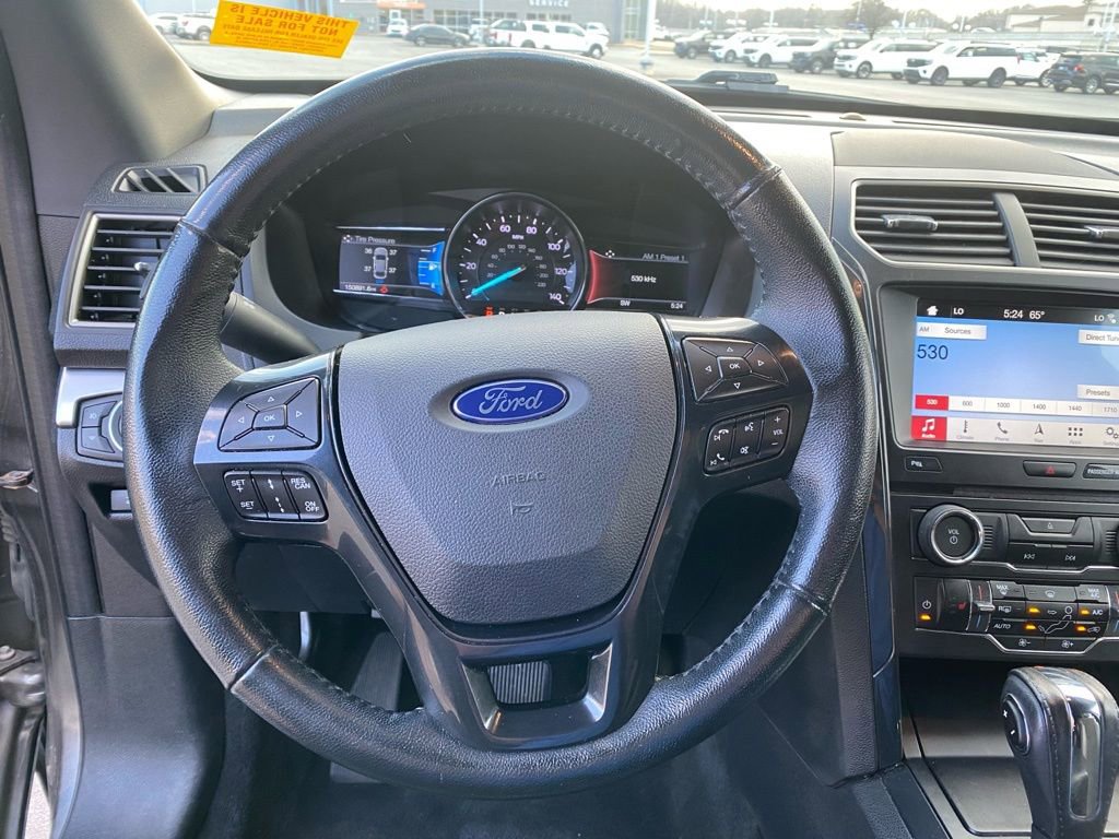 Used 2018 Ford Explorer XLT w/ Equipment Group 202A image 18