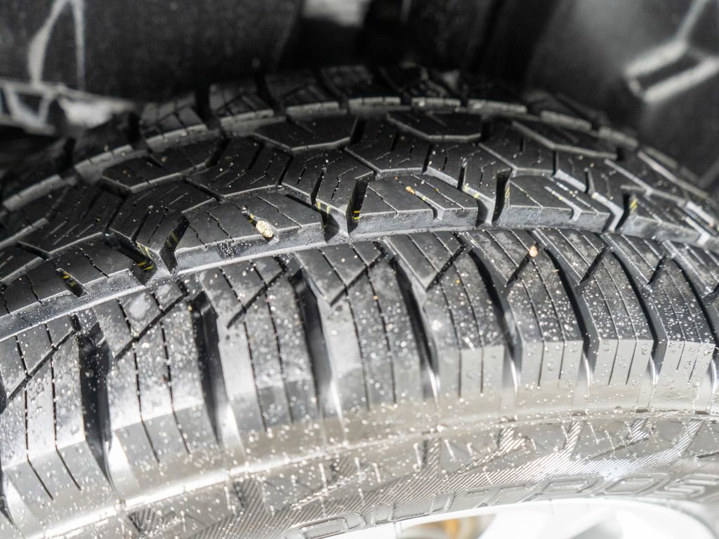 Used 2019 Jeep Cherokee Latitude w/ Popular Appearance Group image 29