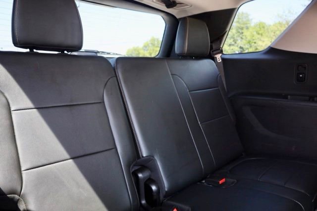 Used 2019 Chevrolet Traverse Premier w/ LPO, Blackout Package FWD image 38