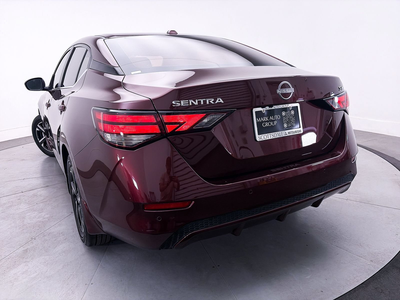 Used 2024 Nissan Sentra SV FWD image 8