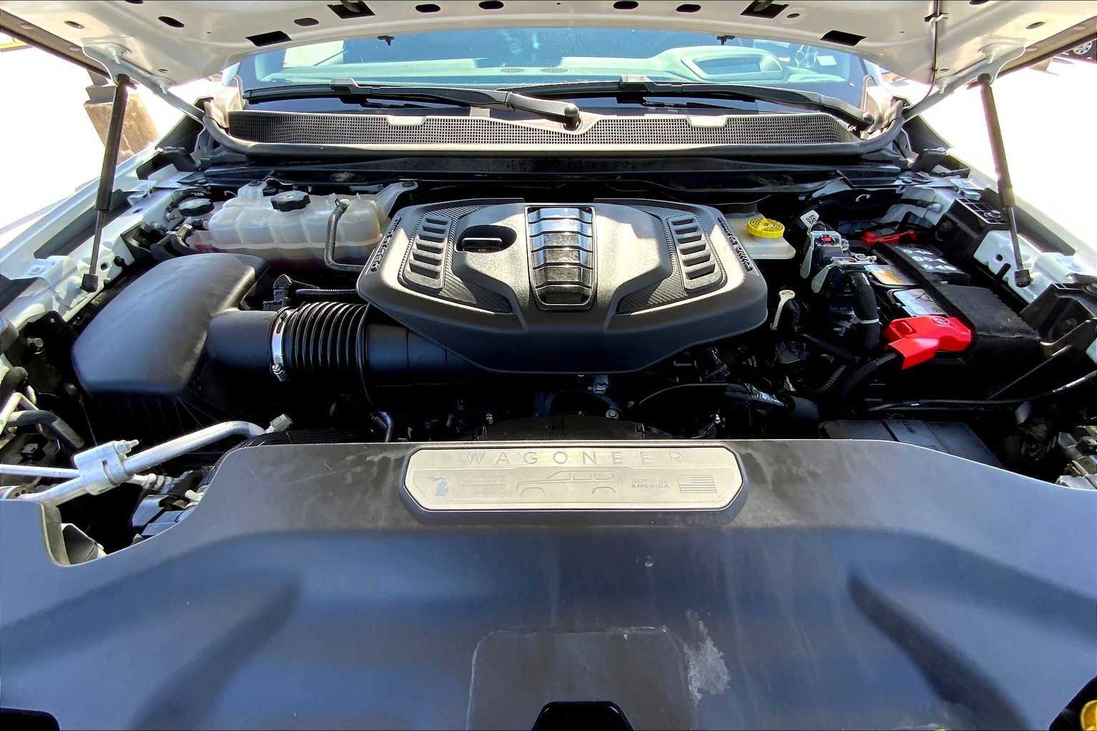 Used 2023 Jeep Wagoneer L Series III w/ Preferred Equipment Group image 30