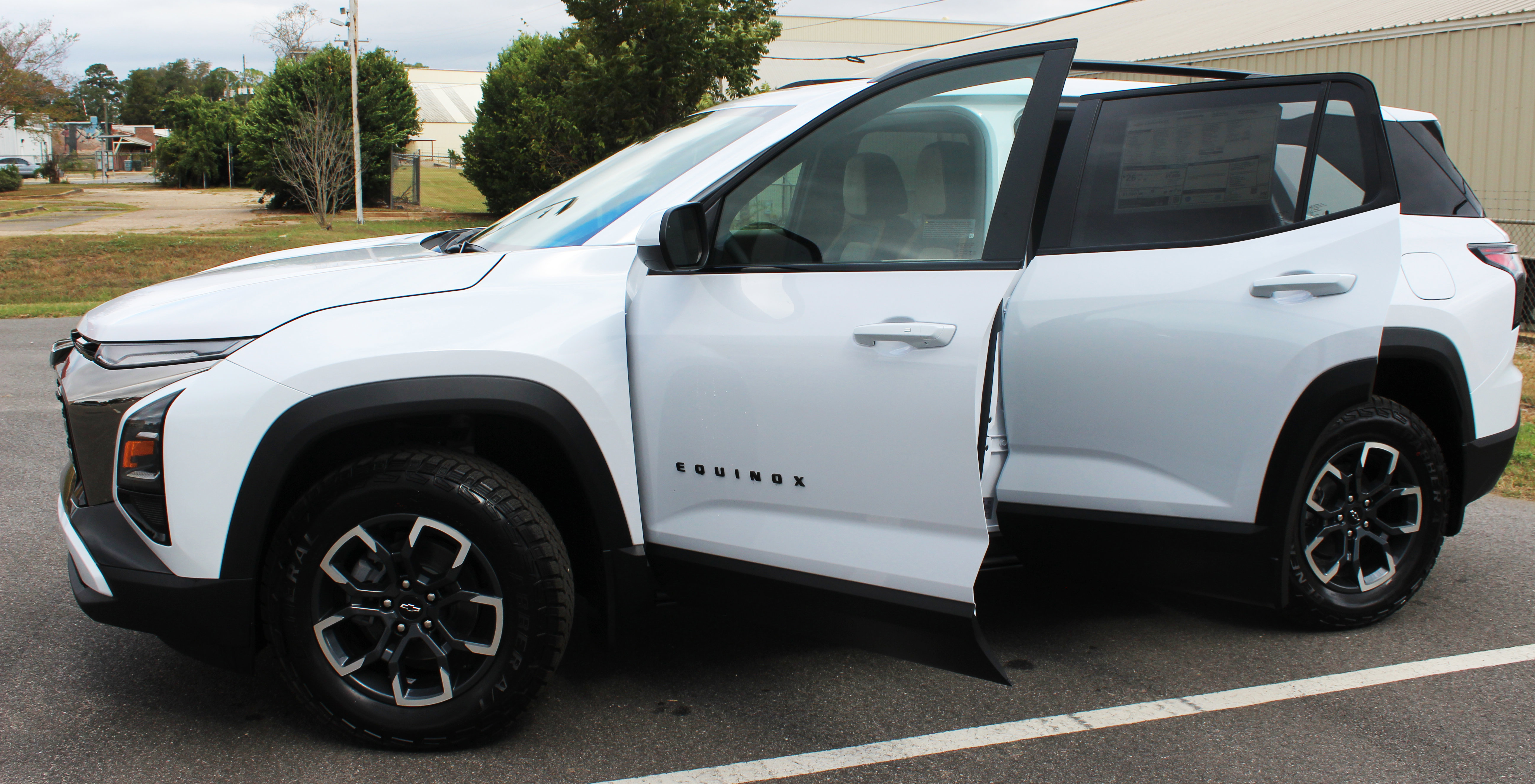 New 2026 Chevrolet Equinox ACTIV w/ LPO, Floor Liner Package image 4