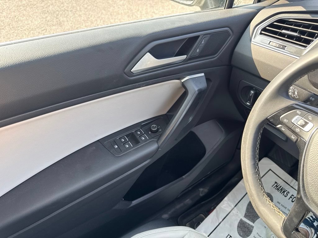 Used 2021 Volkswagen Tiguan SE w/ Panoramic Sunroof Package AWD/4WD image 18
