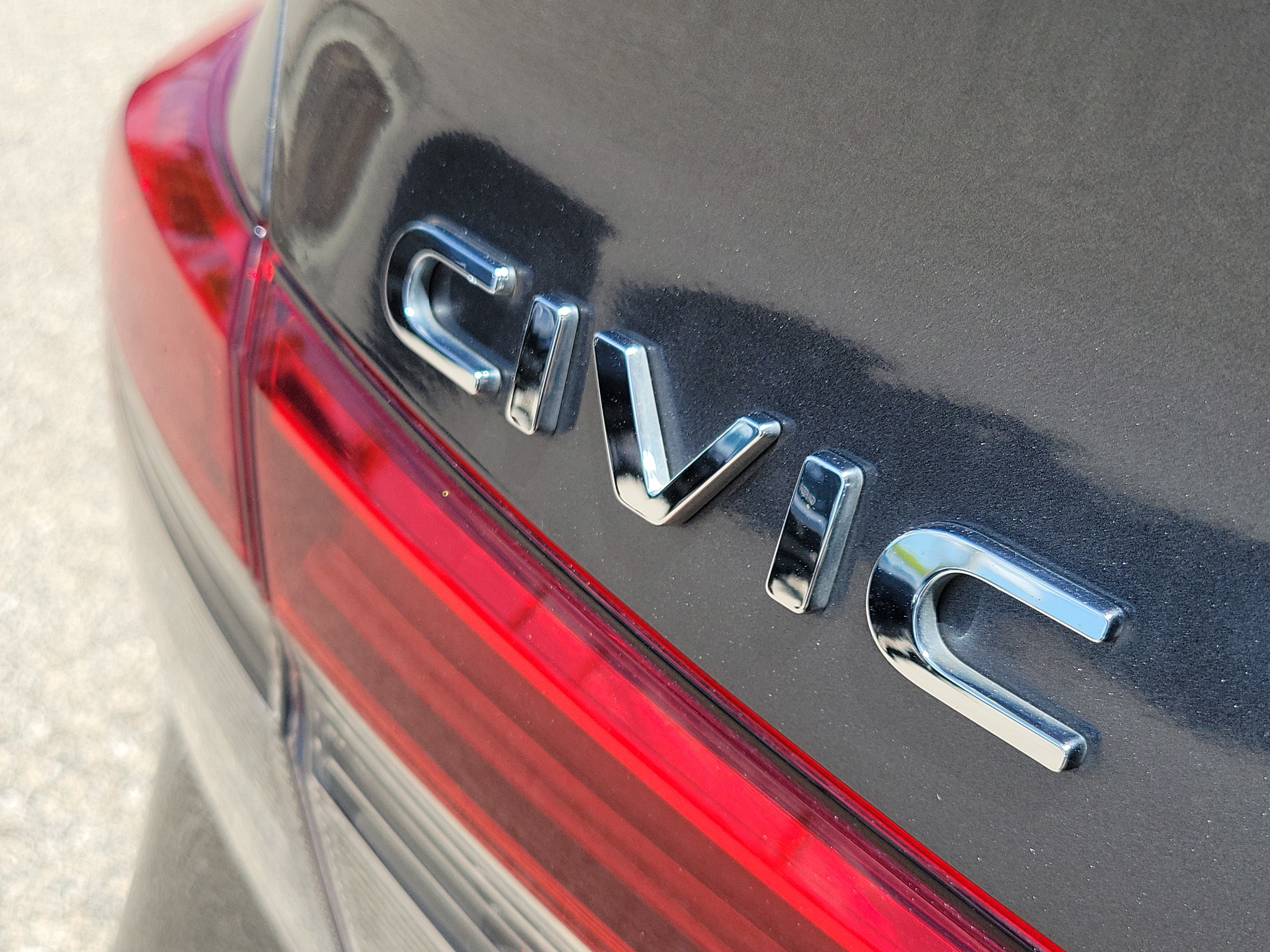 Used 2022 Honda Civic Touring image 9