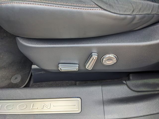 Used 2025 Lincoln Nautilus Reserve w/ Jet Appearance Package image 22