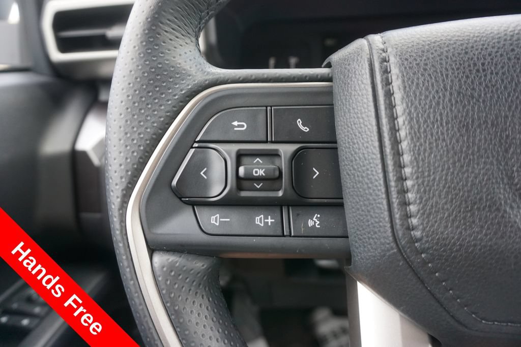 Used 2025 Toyota 4Runner SR5 AWD/4WD image 4