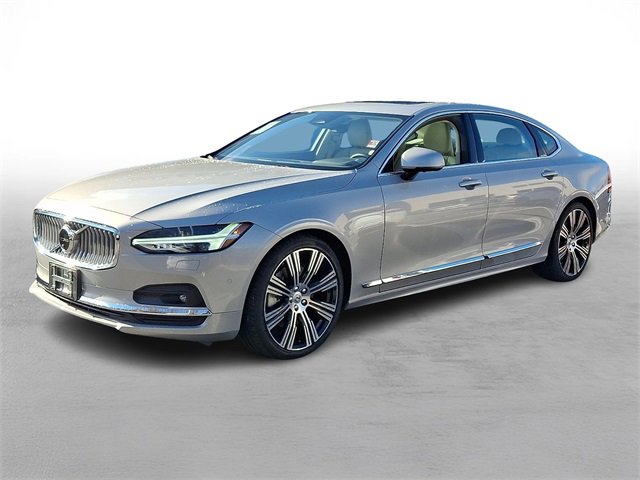Used 2023 Volvo S90 B6 Plus image 3