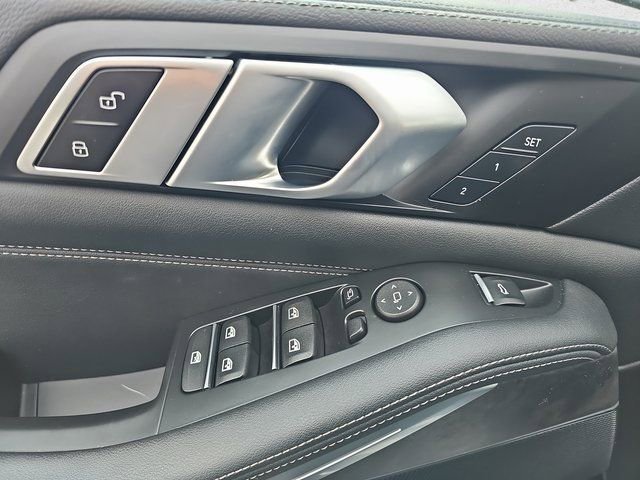 Used 2023 BMW X5 xDrive40i w/ Climate Comfort Package image 28