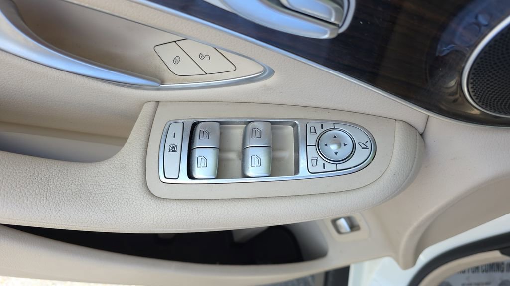 Certified 2022 Mercedes-Benz GLC 300 image 12