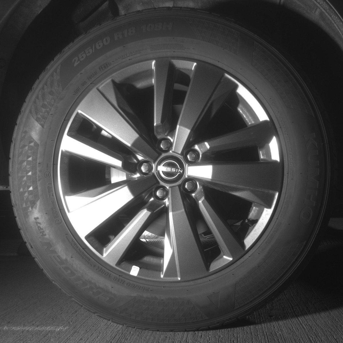 Used 2025 Nissan Pathfinder SV FWD image 15
