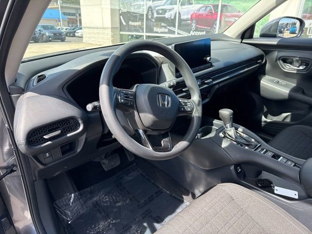 Used 2023 Honda HR-V LX image 6