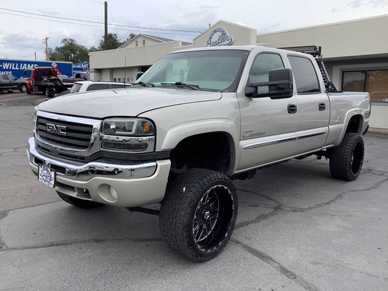 Used 2006 GMC Sierra 2500 SLE w/ Onstar Plus Package AWD/4WD image 3