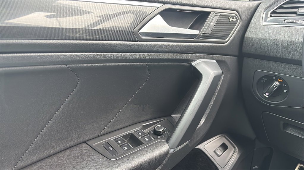 Used 2020 Volkswagen Tiguan SEL Premium R-Line image 16