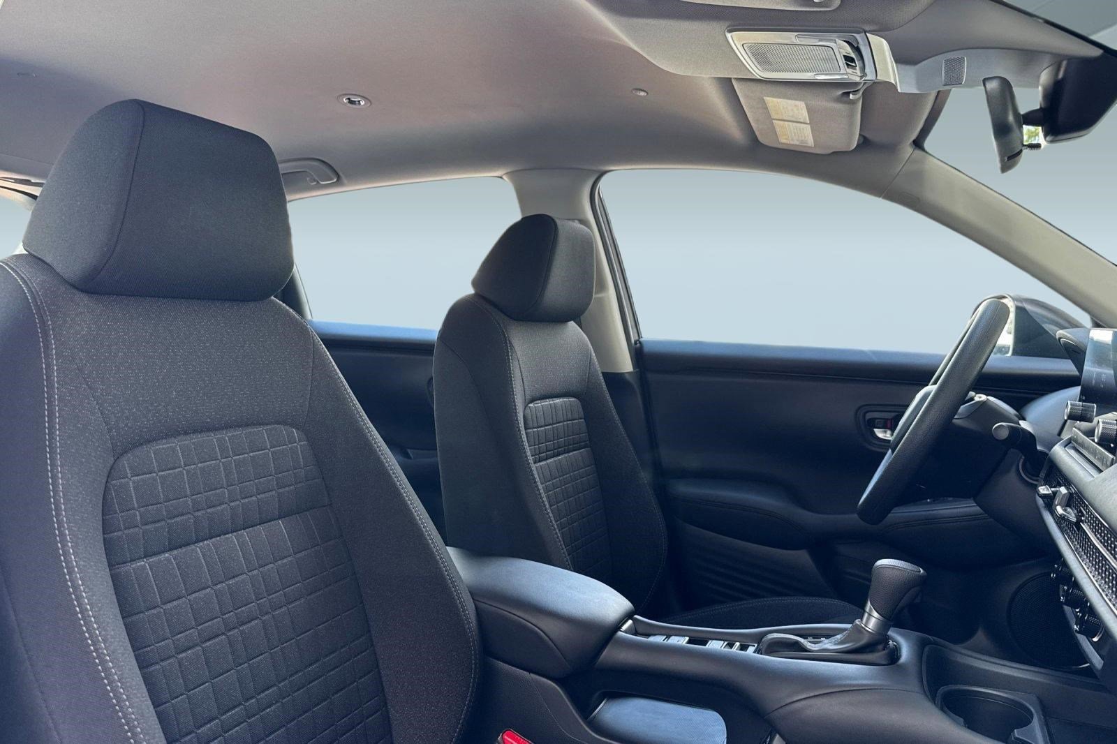 Certified 2025 Honda HR-V LX image 27