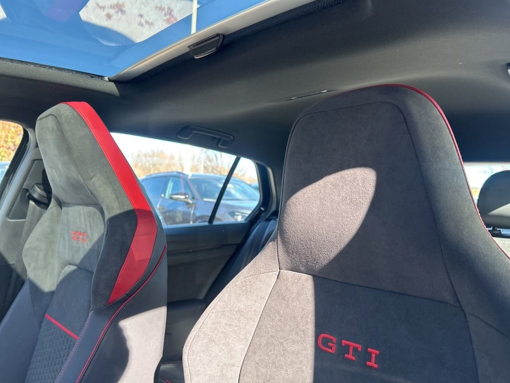 New 2026 Volkswagen GTI SE FWD image 21