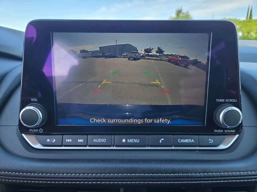 Used 2024 Nissan Rogue S FWD image 11