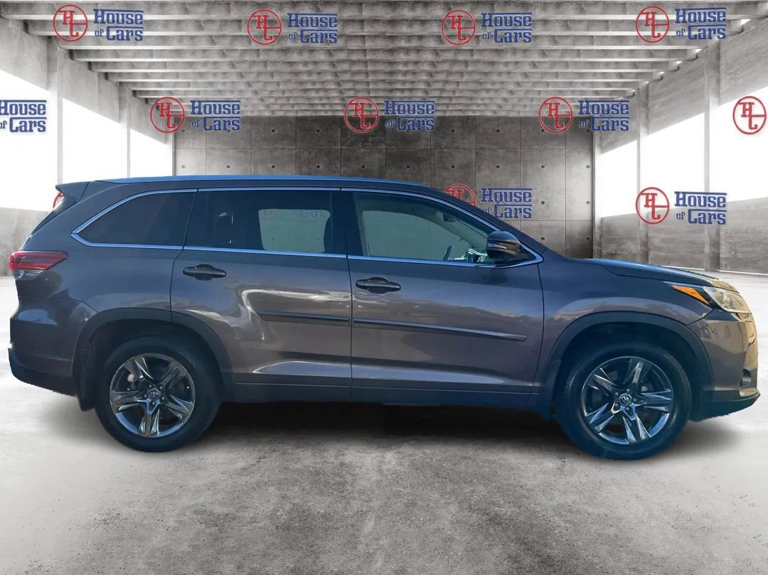 Used 2017 Toyota Highlander Limited Platinum AWD/4WD image 4