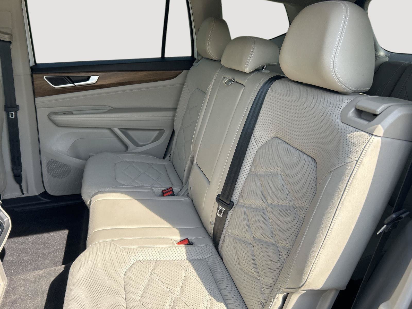 Used 2024 Volkswagen Atlas SE AWD/4WD image 6