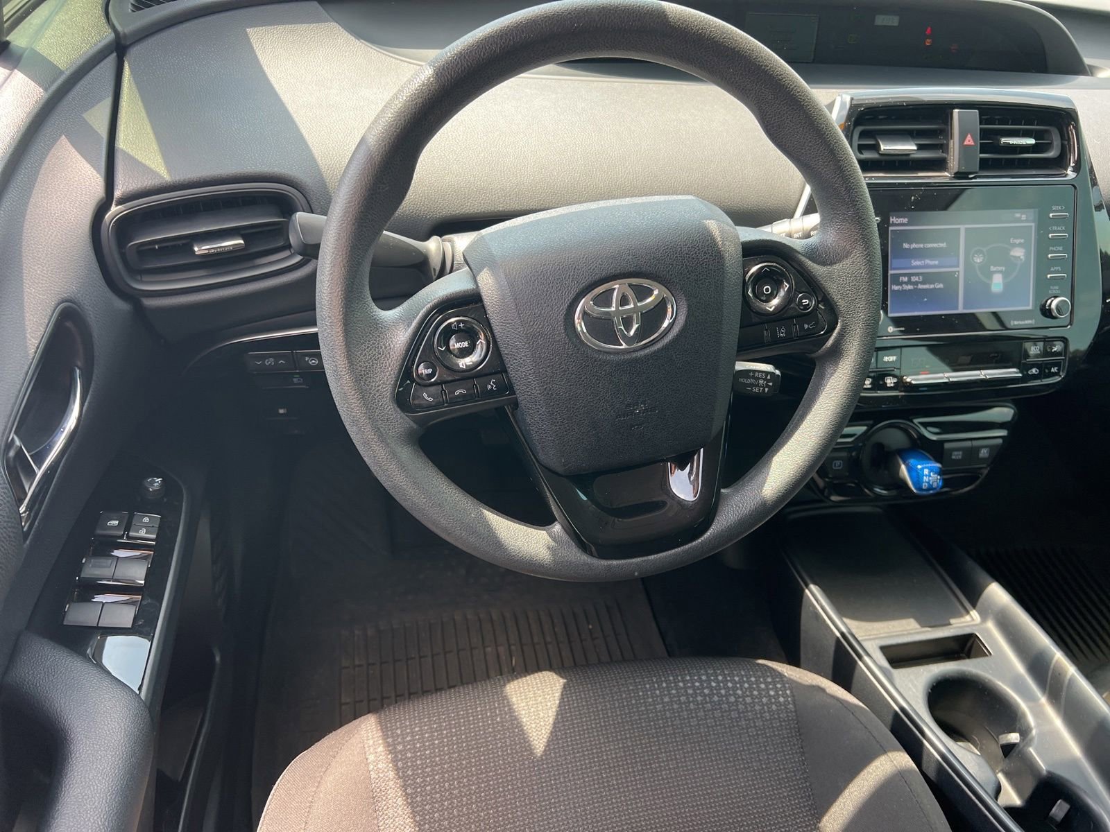 Used 2021 Toyota Prius LE FWD image 12