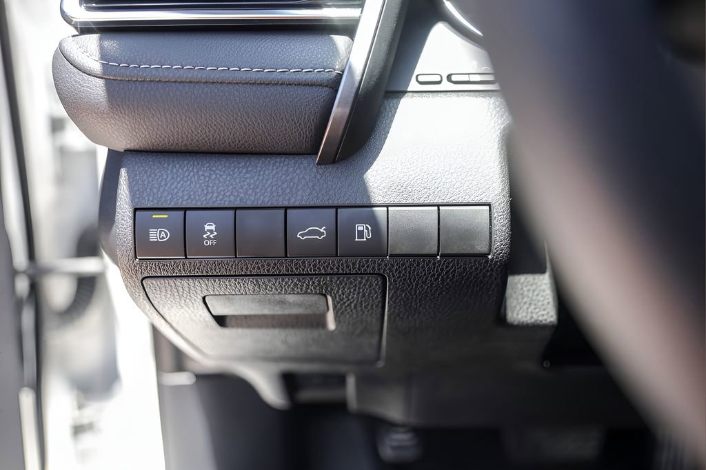 Used 2018 Toyota Camry SE FWD image 15