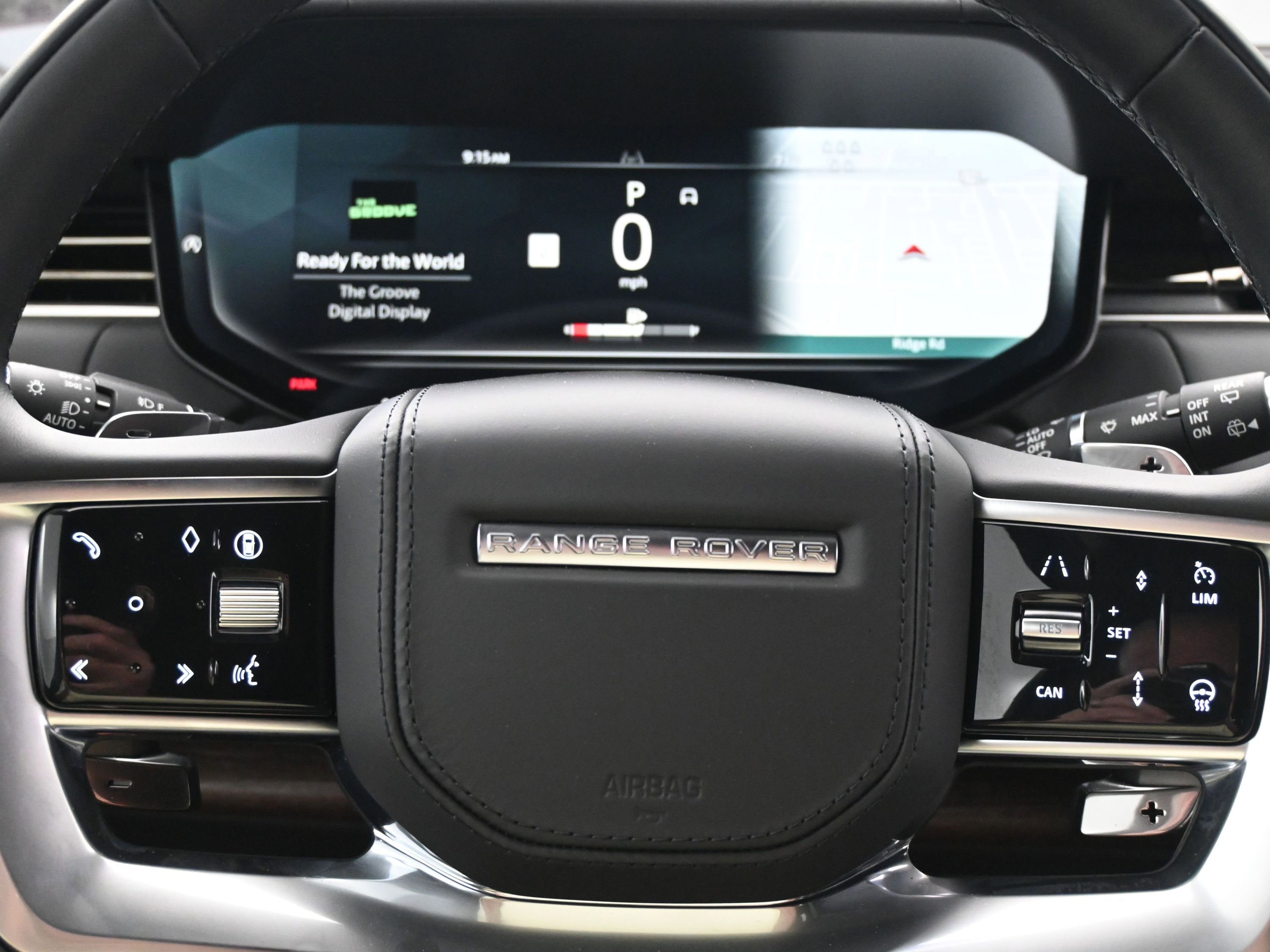 New 2025 Land Rover Range Rover Long Wheelbase SE image 17