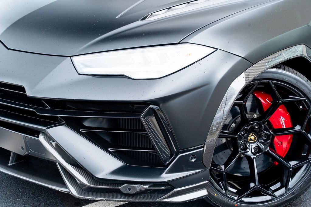 Used 2024 Lamborghini Urus Performante AWD/4WD image 3