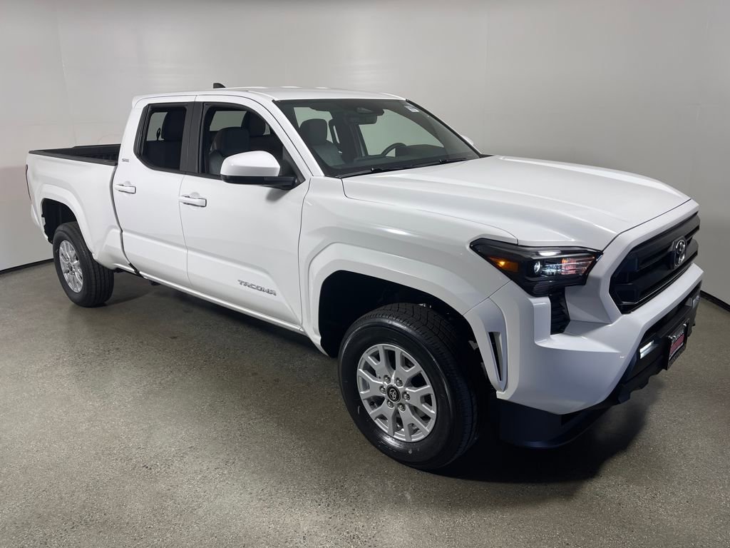 New 2025 Toyota Tacoma SR5