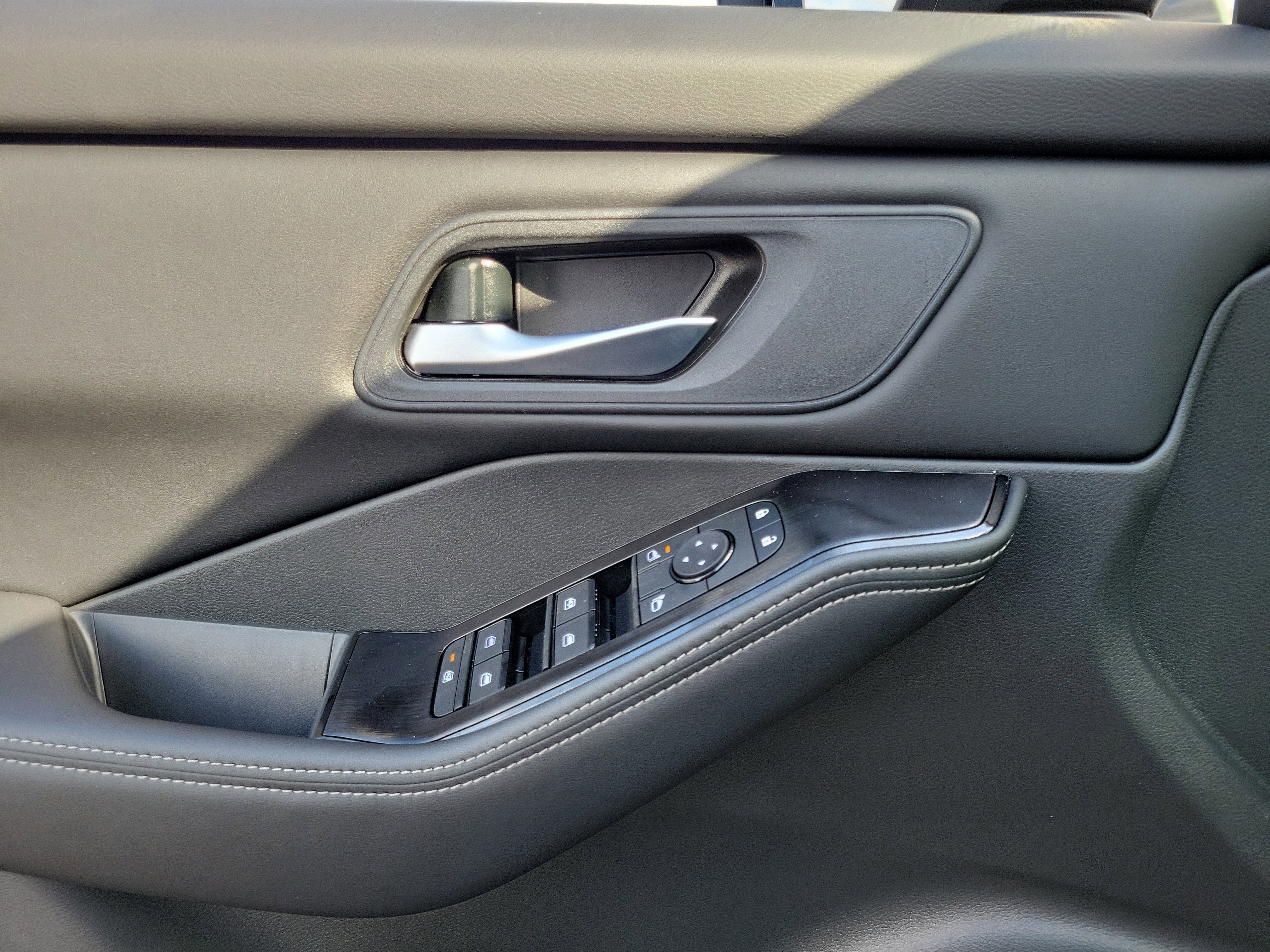 New 2026 Nissan Rogue SV w/ Cold Weather Package image 17