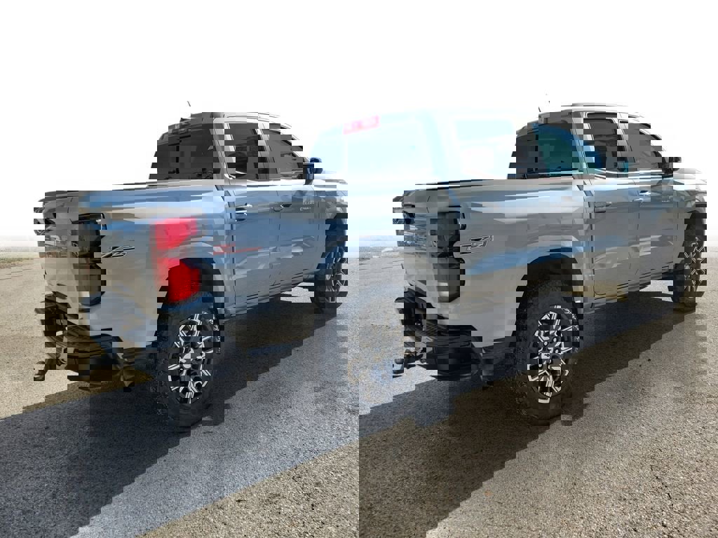 Used 2024 Chevrolet Colorado Z71 w/ Z71 Convenience Package 2 image 4