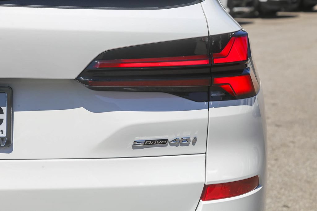 New 2026 BMW X5 sDrive40i w/ M Sport Package RWD image 7