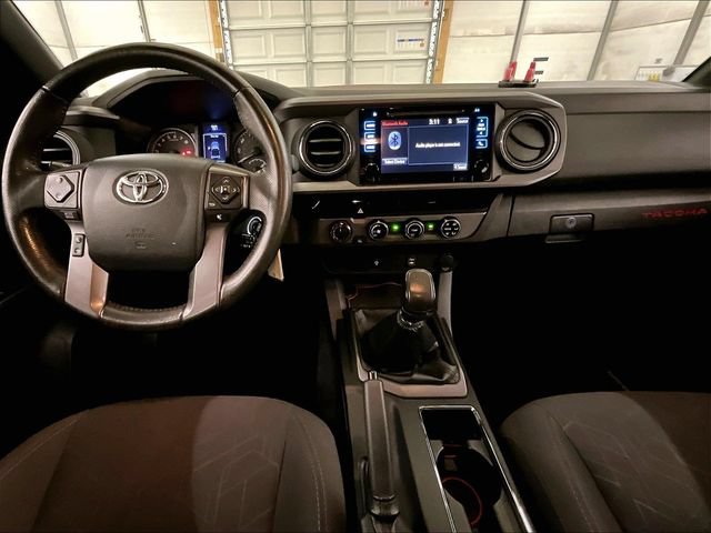 Used 2017 Toyota Tacoma TRD Sport w/ Tow Package AWD/4WD image 14