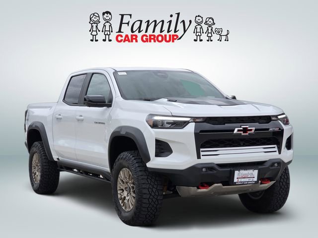 Used 2025 Chevrolet Colorado ZR2 w/ Technology Package image 2