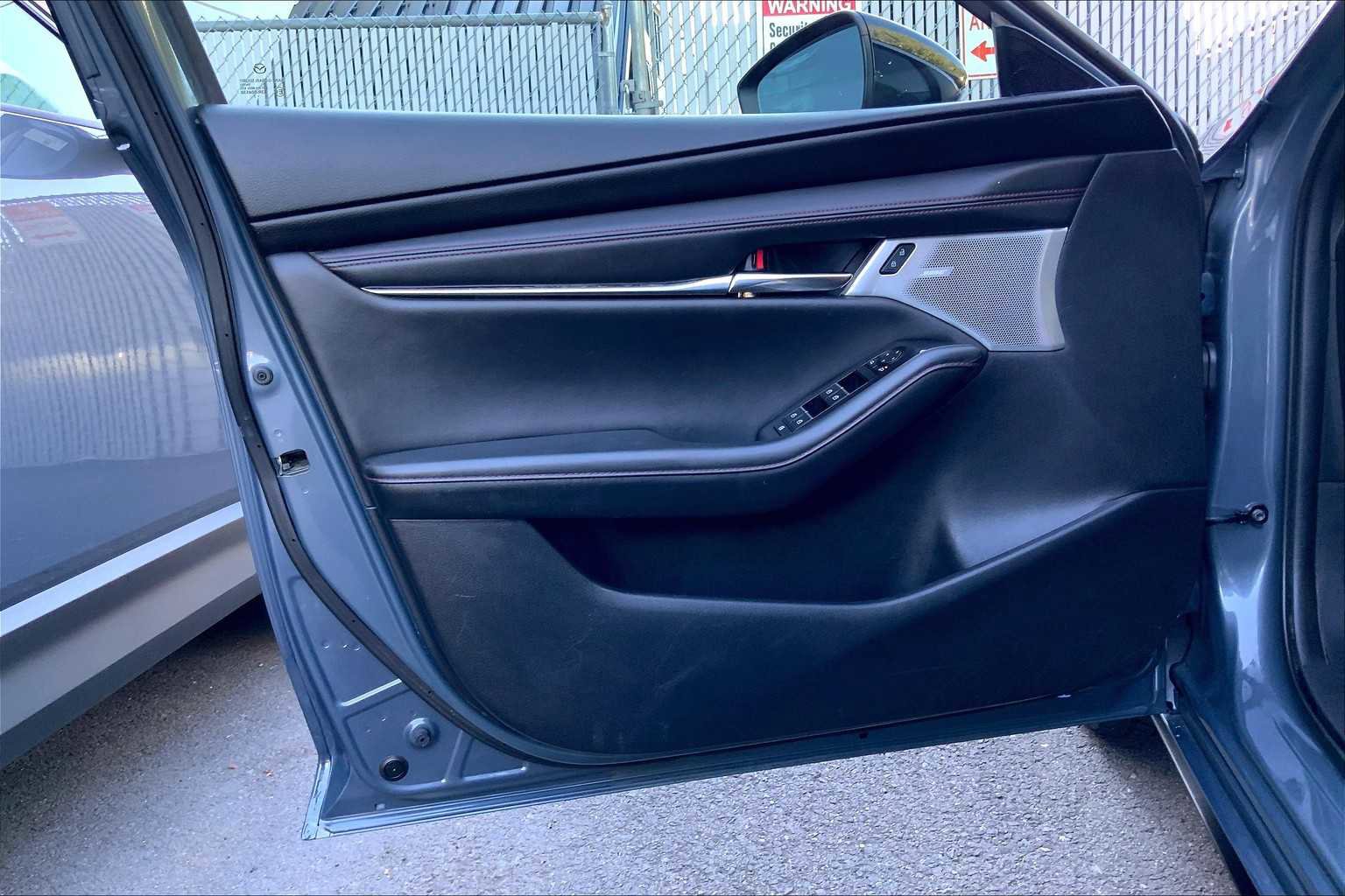 Used 2023 MAZDA MAZDA3 s image 20