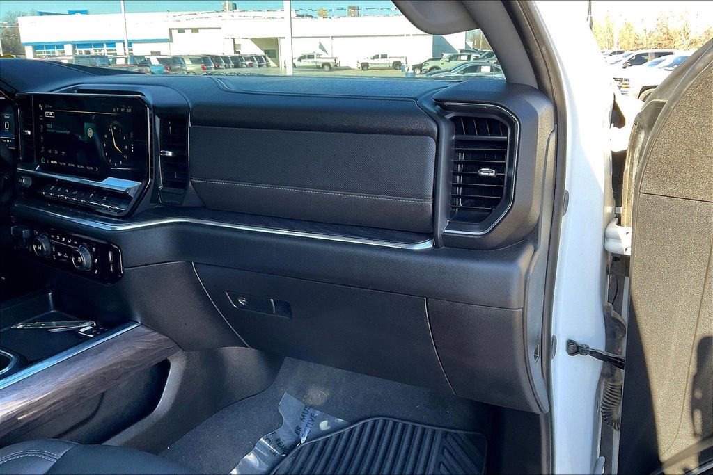 Used 2024 Chevrolet Silverado 2500 LTZ w/ LTZ Convenience Package image 16