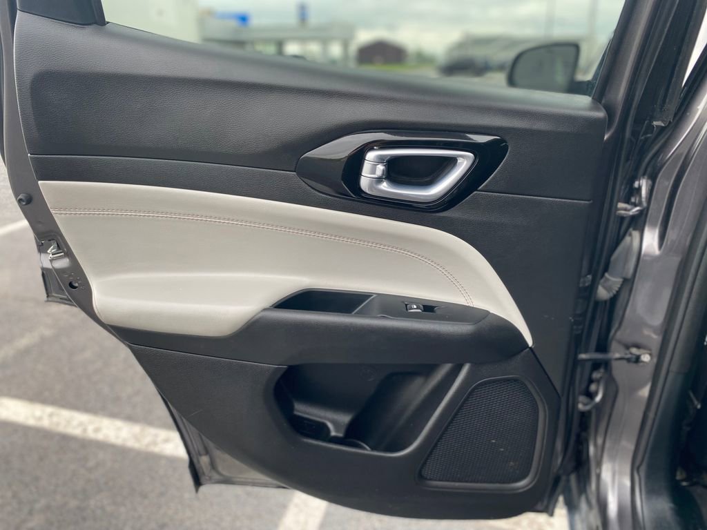 Used 2024 Jeep Compass Limited AWD/4WD image 16