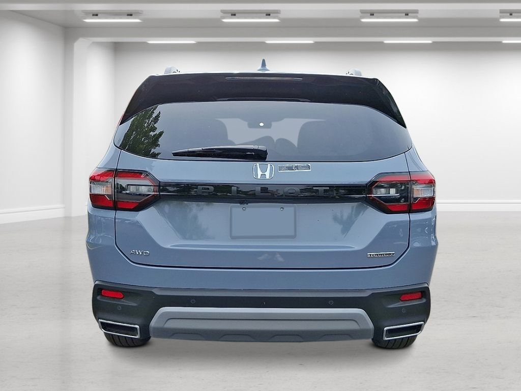 New 2025 Honda Pilot Touring image 4