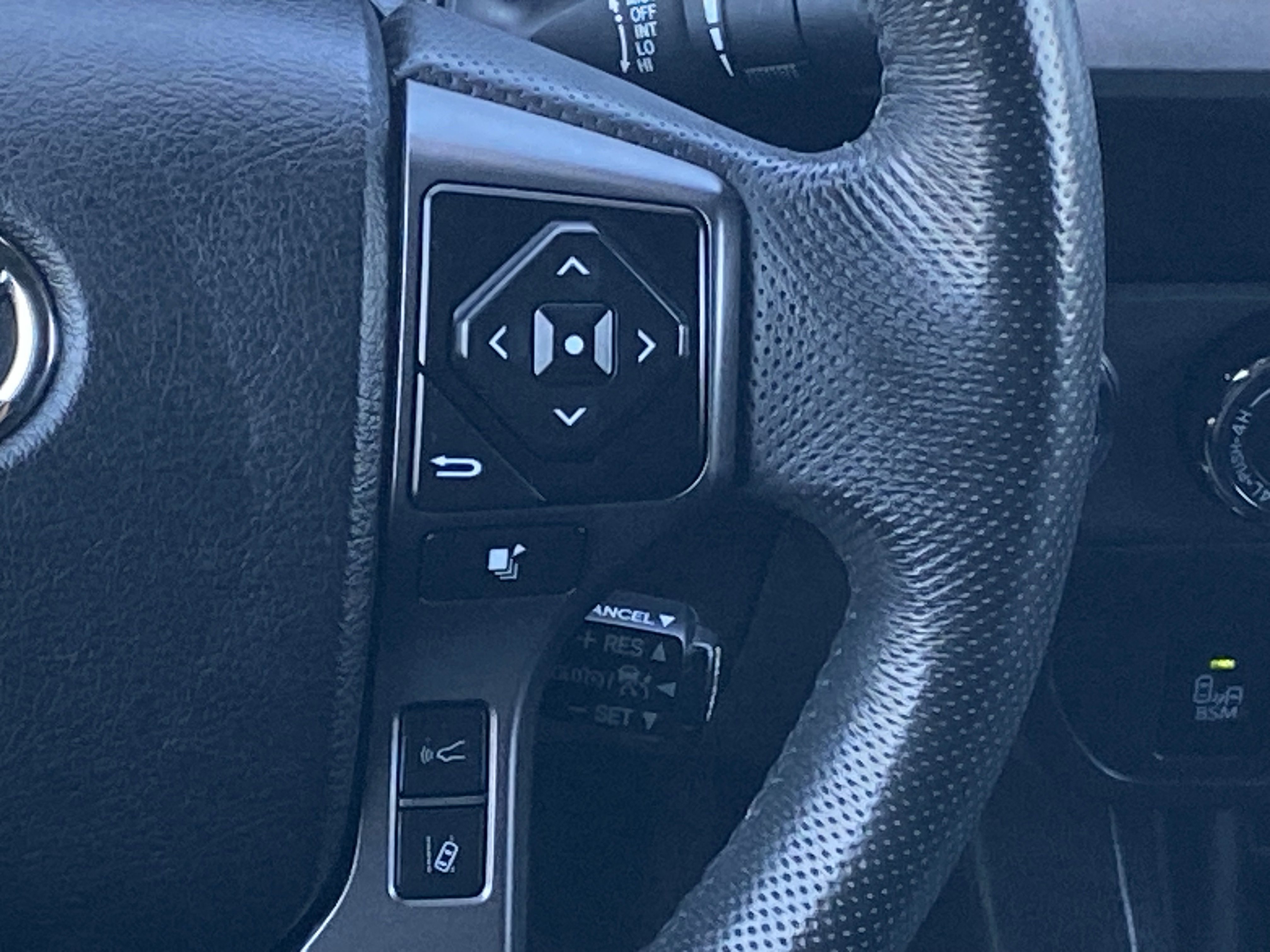 Certified 2022 Toyota Tacoma TRD Off-Road w/ TRD Premium Off Road Package AWD/4WD image 19
