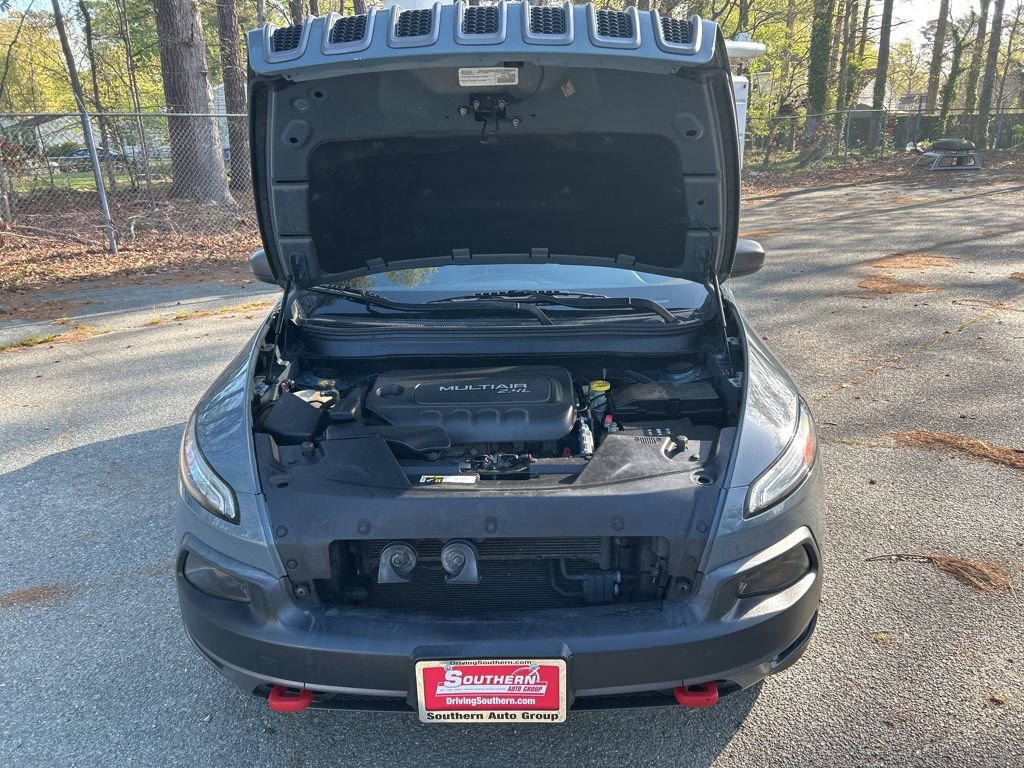 Used 2015 Jeep Cherokee Trailhawk w/ Comfort/Convenience Group image 16