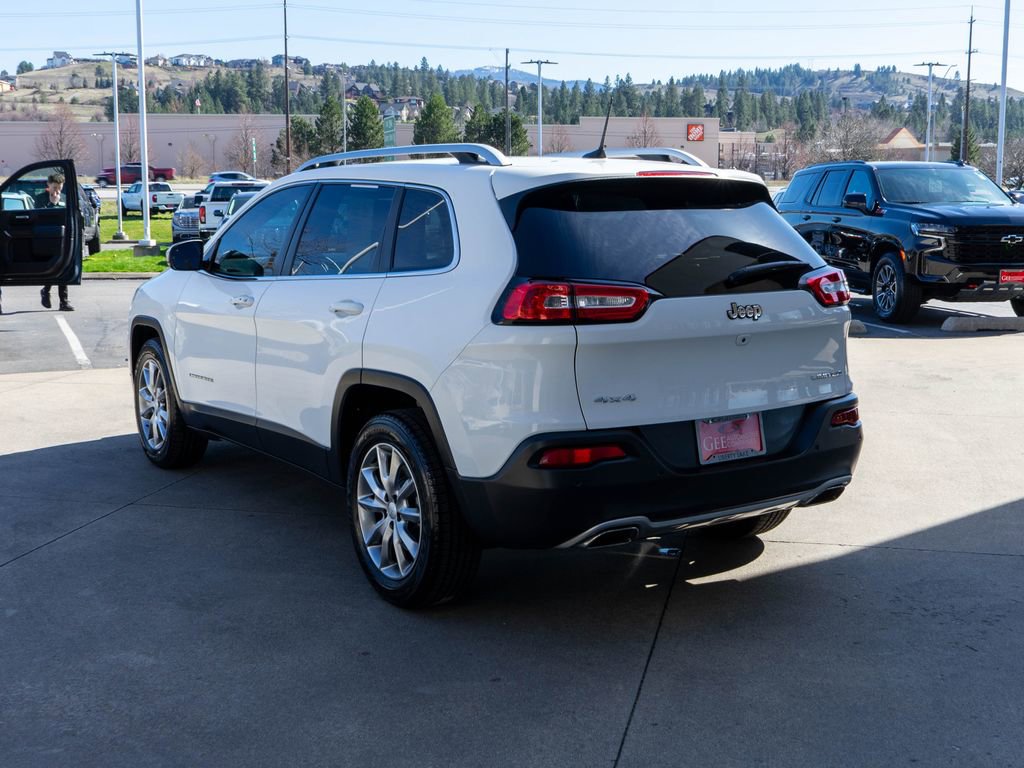 Used 2018 Jeep Cherokee Limited w/ Luxury Group image 5