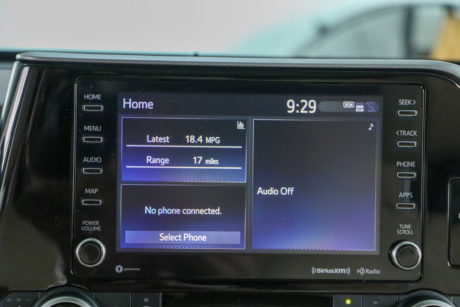 Used 2022 Toyota Highlander XLE FWD image 19