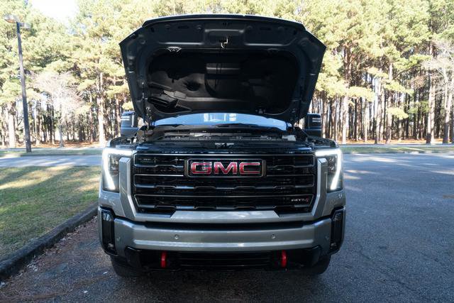 Used 2024 GMC Sierra 2500 AT4 w/ AT4 Premium Plus Package image 9
